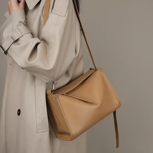 2023 Fashion New Solid Color Quality Soft Leather Crossbody Handbag Leather Commuting Single Shoulder Dumpling Tote Bag