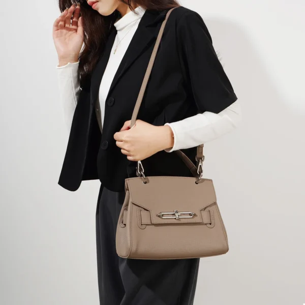 Fashion Large Capacity Casual Handbag Women Shoulder Bag High Quality Casual Tote Female Popular Commuter Crossbody Bag